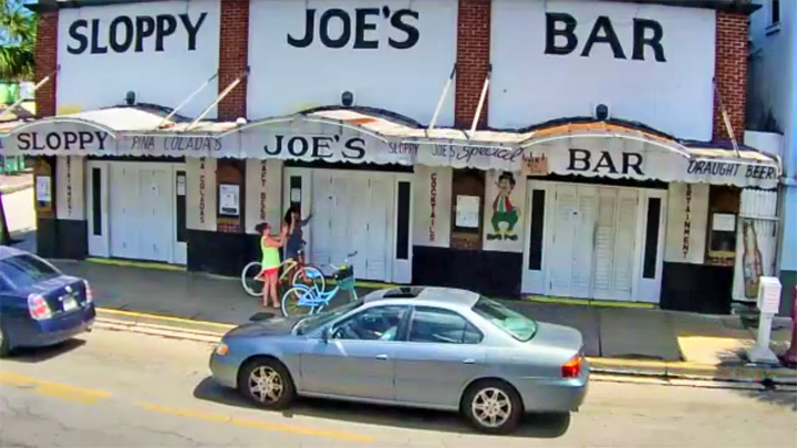 Онлайн веб-камера бара «Sloppy Joe's», Ки-Уэст, Флорида, США
